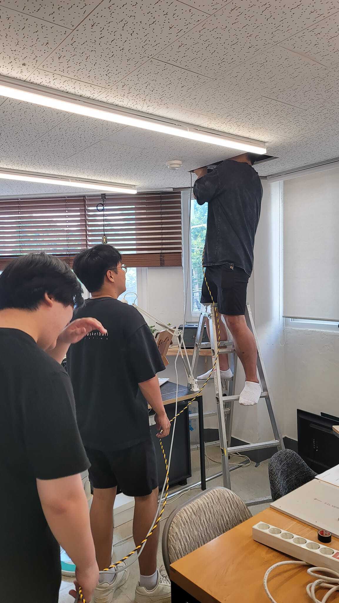 공사다망한 교회.jpeg 공사다망한 교회.jpeg