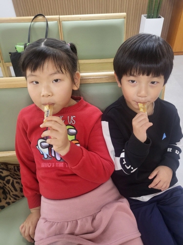 2025.11.30 크리스마스 장식하던 날-003.jpg