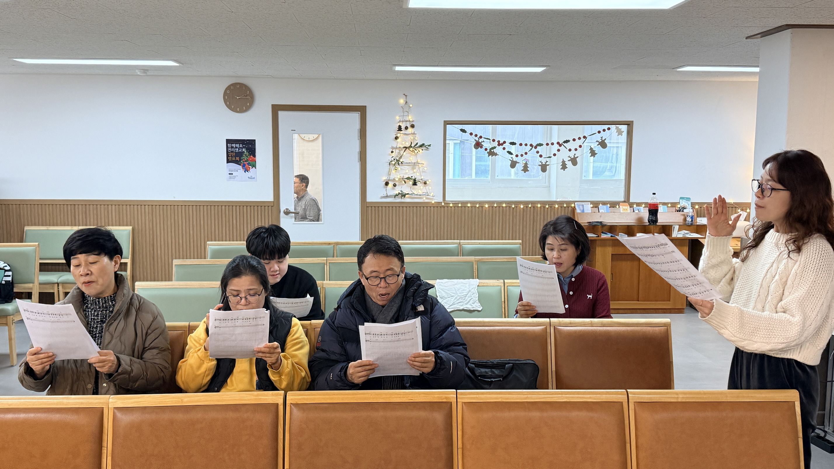 2025.12.07 주일 크리스마스연습19.jpg