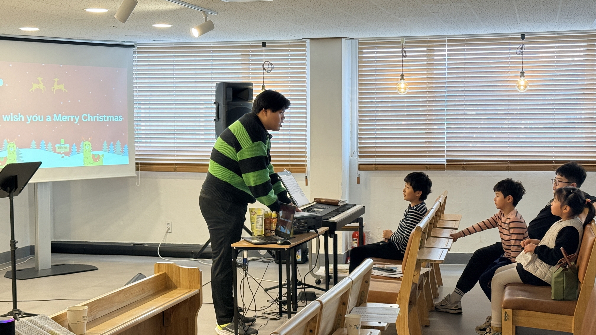 2025.12.07 주일 크리스마스연습16.jpg