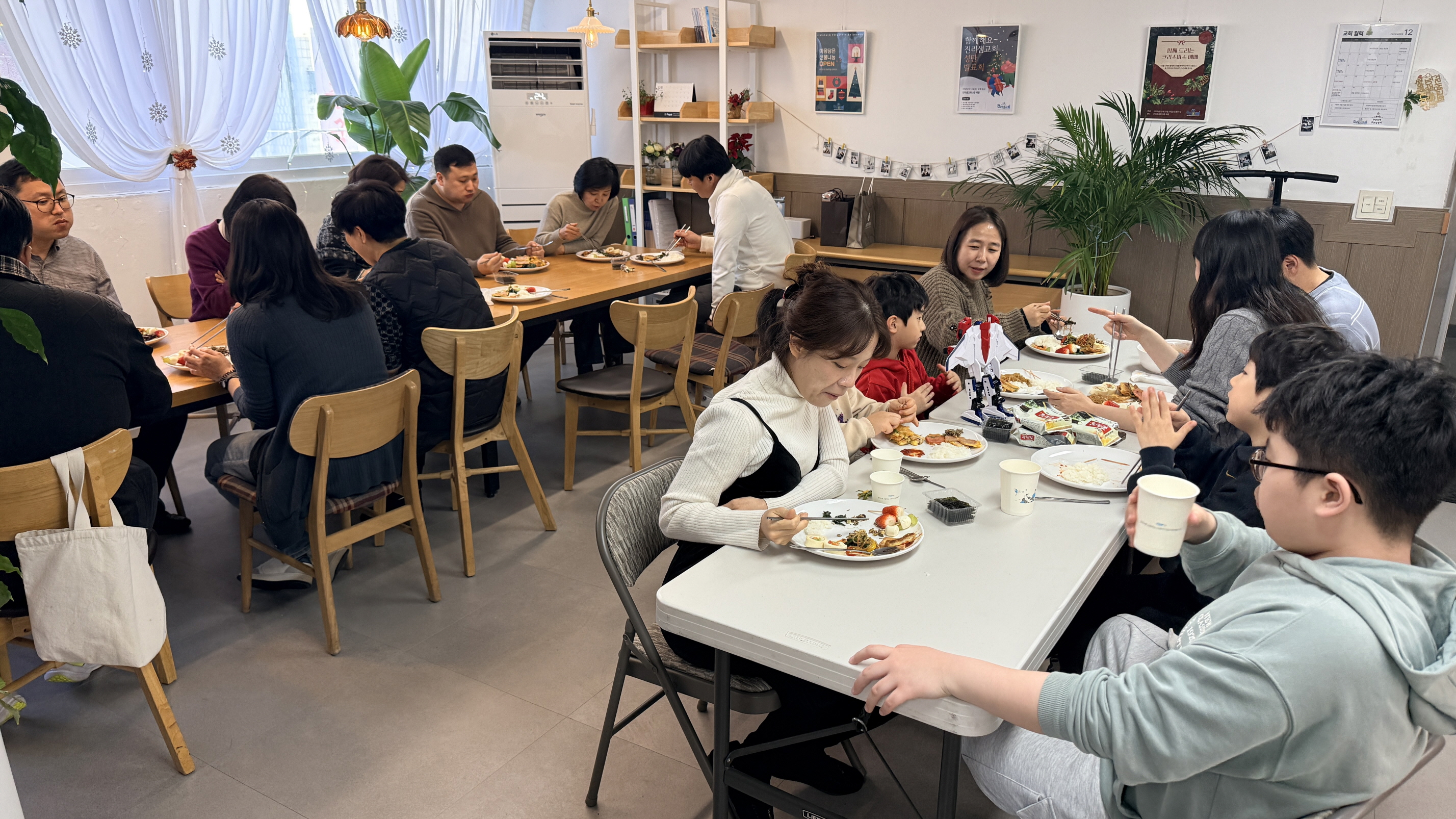 2025.12.21 주일384.jpg
