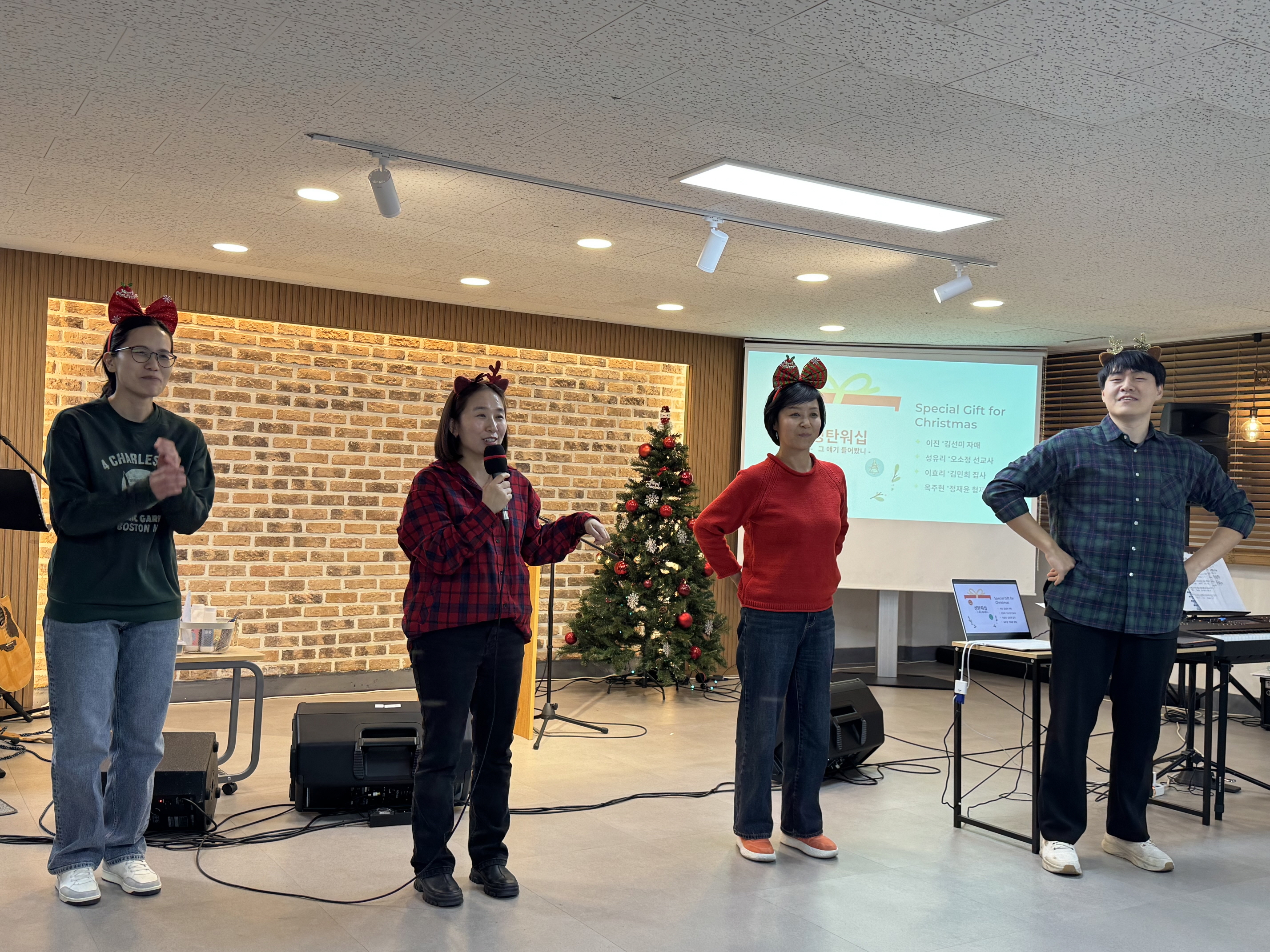 2025.12.24 성탄이브행사108.jpg